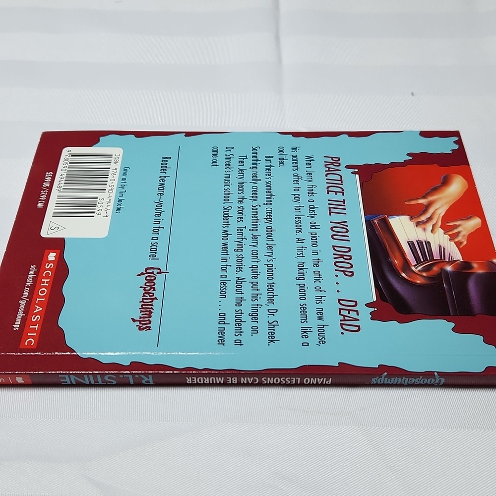 Scholastic Goosebumps Book -- Piano Lessons Can Be Murder - Picture 3 of 7